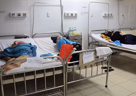 Những du khách bị ngộ độc thực phẩm sau khi ăn cơm gà nhập viện Đà Nẵng