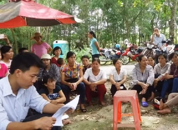 Các giáo viên ở huyện Vĩnh Lộc lo lắng vì không được tiếp tục ký hợp đồng. ảnh CTV.