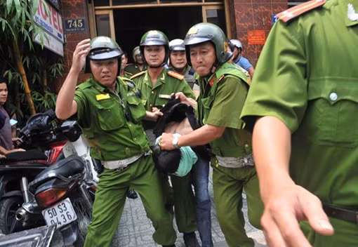 Bắt truy nã trong những ngày cuối năm