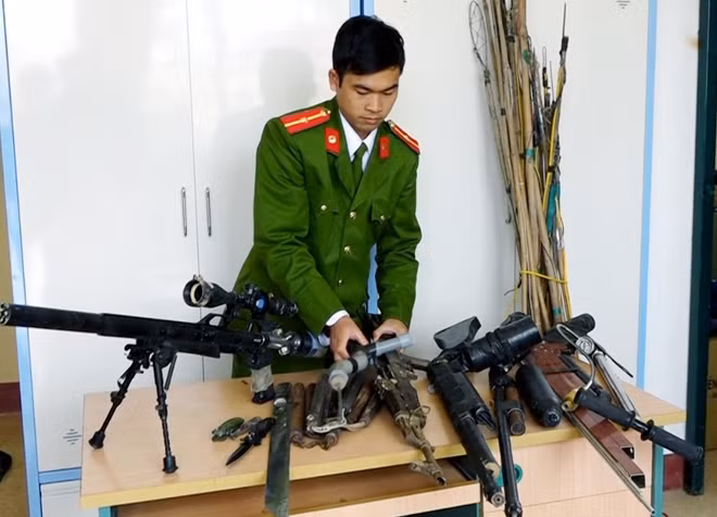 Công an Quảng Trạch thu giữ lượng lớn súng tự chế và công cụ hỗ trợ