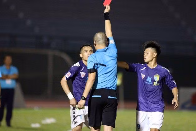 Sầm Ngọc Đức nhận án phạt nặng do bạo lực.