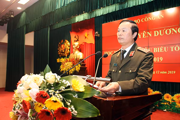 Thiếu tướng Bùi Minh Giám yêu cầu các học viên phải phấn đấu đạt thành tích cao hơn trong quá trình công tác sau này. Thiếu tướng Bùi Minh Giám yêu cầu các học viên phải phấn đấu đạt thành tích cao hơn trong quá trình công tác sau này.