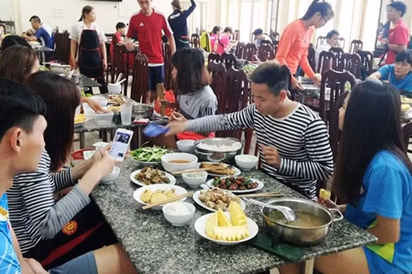 Chuyện “bữa ăn” của VĐV Việt Nam trước SEA Games 29