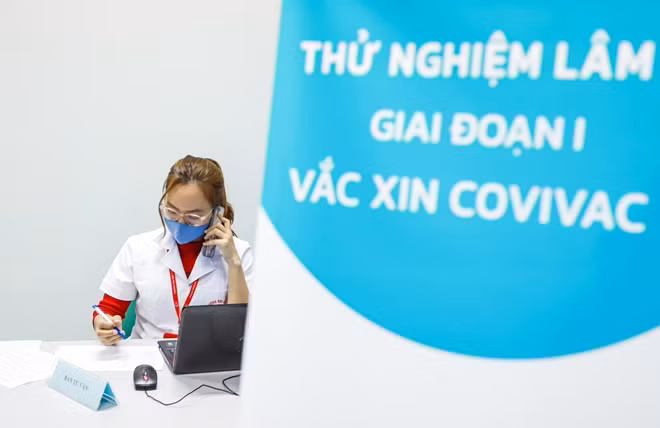 Ngày 5/3, tại Bệnh viện Đại học Y Hà Nội, đơn vị thử nghiệm lâm sàng giai đoạn 1 vắc-xin “made in” Việt Nam thứ 2 COVIVAC tiếp nhận hồ sơ đăng ký của các tình nguyện viên.