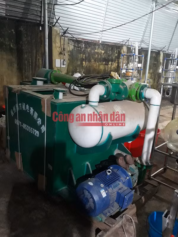Máy móc, thiết bị… dùng để sản xuất ma túy đá Máy móc, thiết bị… dùng để sản xuất ma túy đá