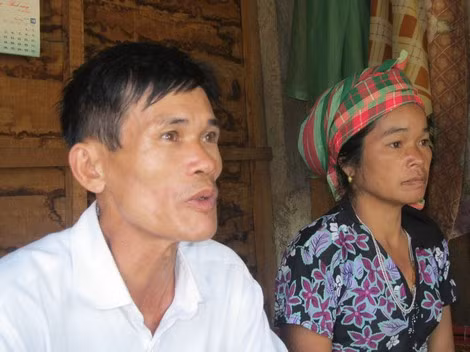 Vợ chồng ông Nguyễn Diệu, một trong những người có công đầu trong việc xóa bỏ hủ tục "mẹ chết chôn con theo".