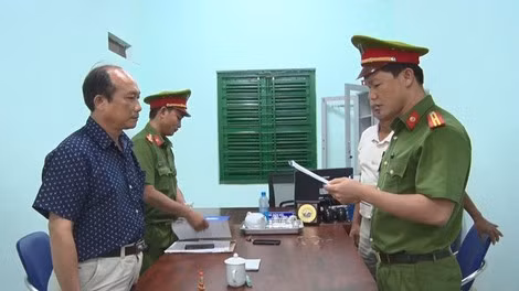 Thực hiện lệnh bắt và khám xét nơi ở đối với ông Phan Văn Xáo. Thực hiện lệnh bắt và khám xét nơi ở đối với ông Phan Văn Xáo.