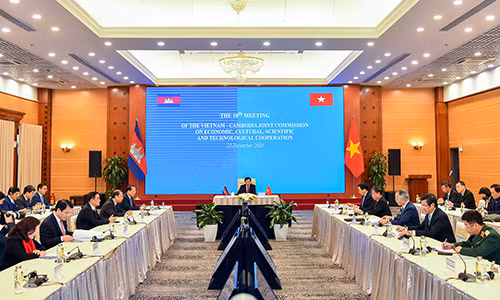 Toàn cảnh phiên họp.