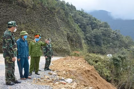 Công an huyện Hải Hà, phối hợp với Bộ đội Biên phòng thường xuyên tuần tra biên giới.