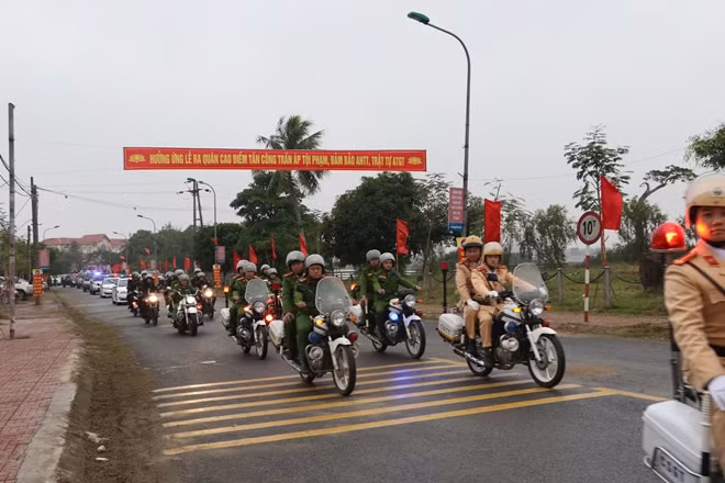 Công an Hà Tĩnh ra quân trấn áp tội phạm, bảo vệ Tết Nguyên đán Kỷ Hợi.