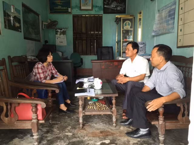 PV Báo CAND đang làm việc với chính quyền địa phương.