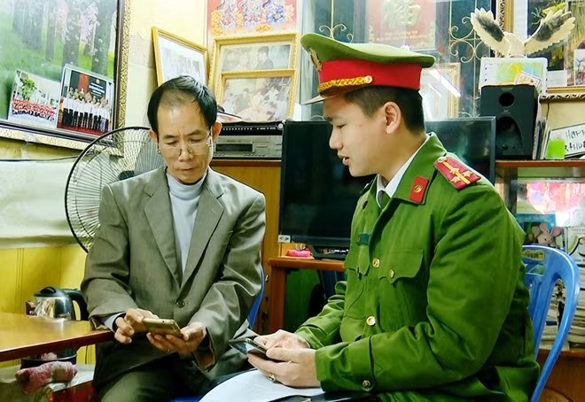 Tuyên truyền cho người dân cảnh giác phòng ngừa các thông tin xấu, độc trên không gian mạng.