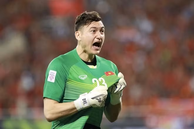 Đặng Văn Lâm là cầu thủ Việt kiều đầu tiên của ĐTVN có danh hiệu vô địch AFF Cup. Ảnh: H.P