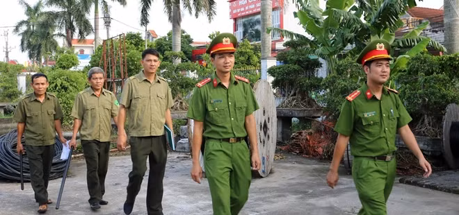 Công an xã Tú Sơn (huyện Kiến Thụy, TP Hải Phòng) tuần tra đảm bảo an ninh trật tự trên địa bàn.