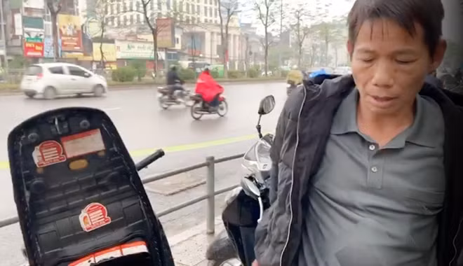 Đối tượng Nguyễn Việt Hùng bị bắt giữ cùng ma túy.