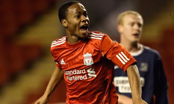 Sterling đang là tâm điểm bị chỉ trích vì xăm hình khẩu súng