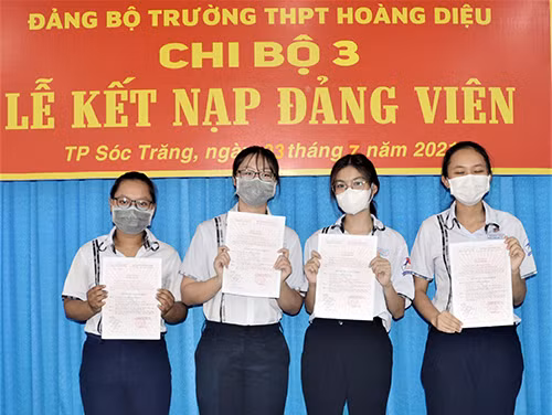Các tân đảng viên Chi bộ 3.