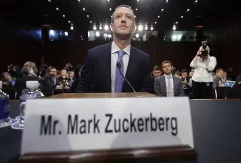 Ông Mark Zuckerberg khi điều trần trước Quốc hội Mỹ. Ông Mark Zuckerberg khi điều trần trước Quốc hội Mỹ.