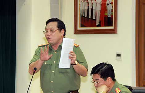 Đại tá Nguyễn Hải Trung, Phó Tổng cục trưởng Tổng cục Chính trị CAND phát biểu tại hội nghị