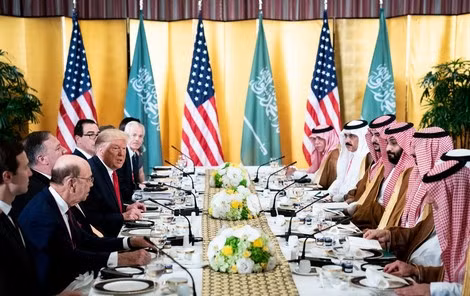 Tổng thống DonaldTrump trong cuộc gặp Thái tử Mohammed tại Nhật Bản vào tháng 6-2019.