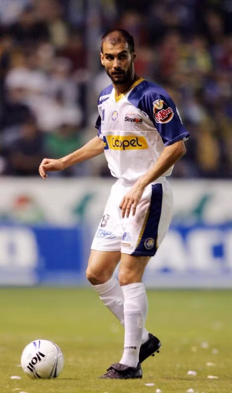 Pep Guardiola trong màu áo Dorados.