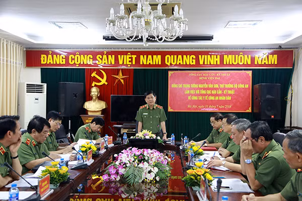 Thứ trưởng Nguyễn Văn Sơn phát biểu tại buổi làm việc