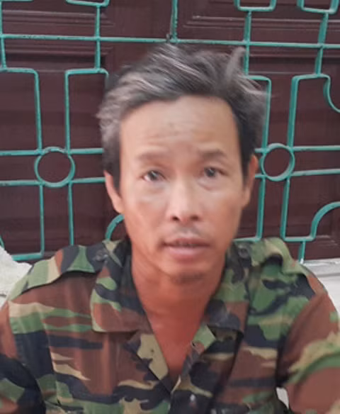 Đối tượng Hồng tại cơ quan công an. Ảnh: Anh Thư Đối tượng Hồng tại cơ quan công an. Ảnh: Anh Thư