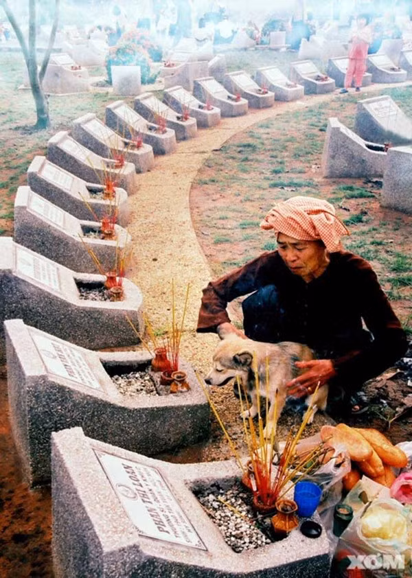 Bức ảnh mang tên "Tháng 7, mẹ đến thăm con" của tác giả Huynhdungphoto.