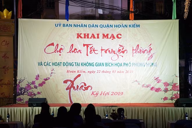 Chợ hoa Tết truyền thống Hàng Lược khai mạc tối 22-1