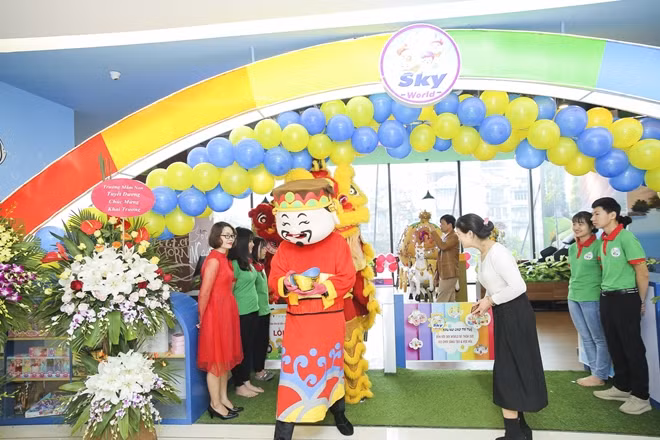 Các em bé thỏa sức khám phá khu vui chơi trẻ em SkyWorld với thế giới đồ chơi thông minh, an toàn, sáng tạo.