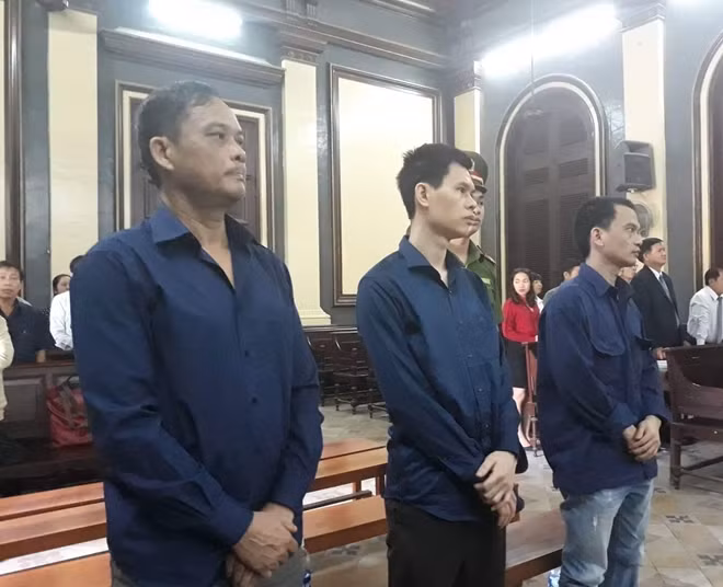 Các bị cáo tại phiên toà.