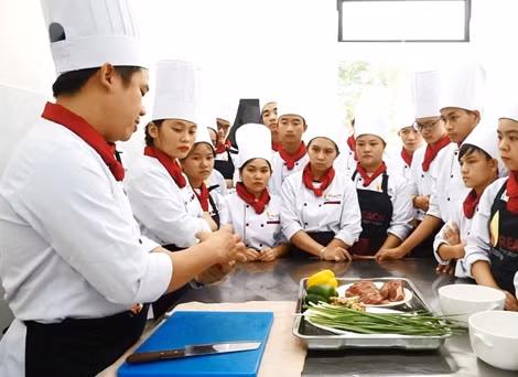 Cần đào tạo nghề và tạo việc làm cho phụ nữ di cư ảnh 2