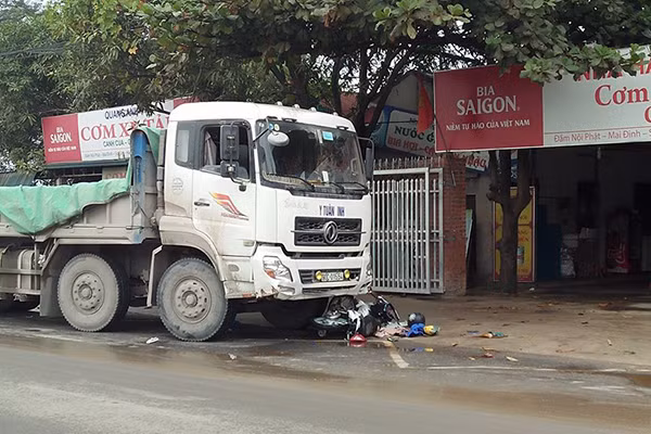 Hiện trường vụ tai nạn. Ảnh: Nguyen Tran Trung.