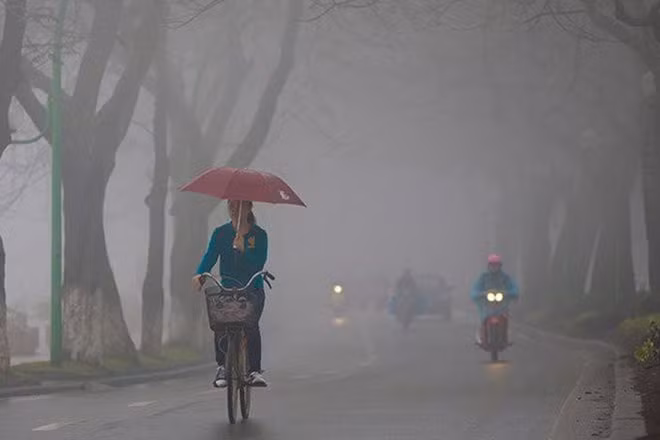 Thủ đô Hà Nội có mưa phùn và sương mù