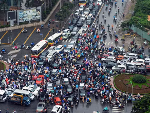 Giao thông hỗn hợp là một trong những nguyên nhân dễ gây ùn tắc.