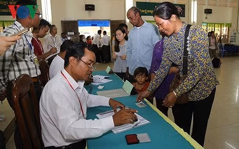 Bầu cử Quốc hội Khóa VI Campuchia diễn ra thành công.