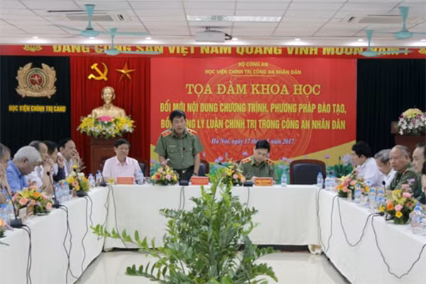 Thiếu tướng, GS.TS Trương Giang Long chủ trì buổi toạ đàm Thiếu tướng, GS.TS Trương Giang Long chủ trì buổi toạ đàm