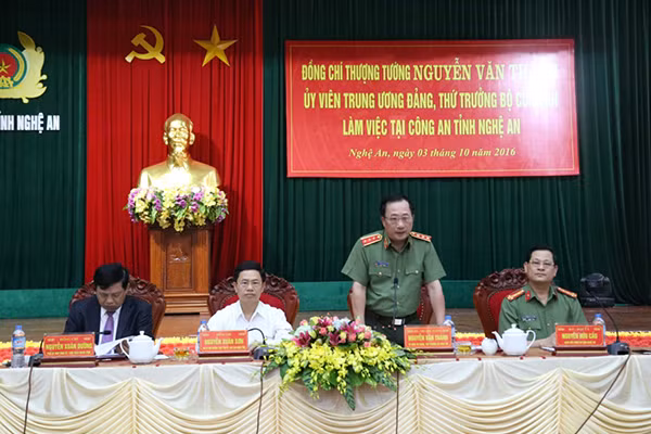 Thứ trưởng Nguyễn Văn Thành chỉ đạo buổi làm việc