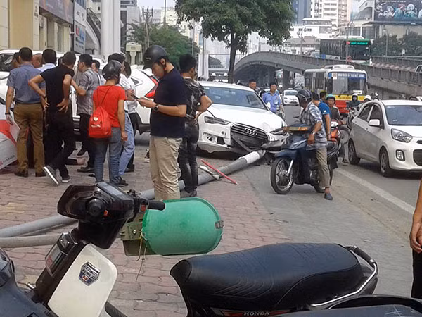 Hiện trường vụ tai nạn. Ảnh: P.N.Đ.Trọng