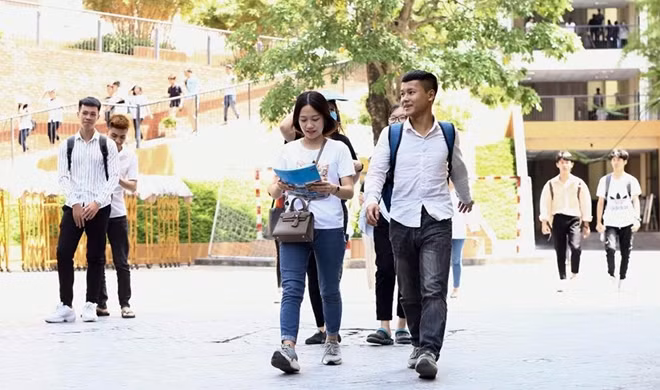 Kỳ thi THPT Quốc gia 2019 đã kết sáng 27-6, với các môn thi thuộc tổ hợp Khoa học Xã hội (Lịch sử, Địa lý, GDCD). Nhiều thí sinh nhận định đề thi các môn Khoa học xã hội năm nay khá "dễ thở", chỉ cần nắm chắc kiến thức cơ bản có thể đạt điểm trên trung bình. Môn Lịch sử thì khó hơn một chút.