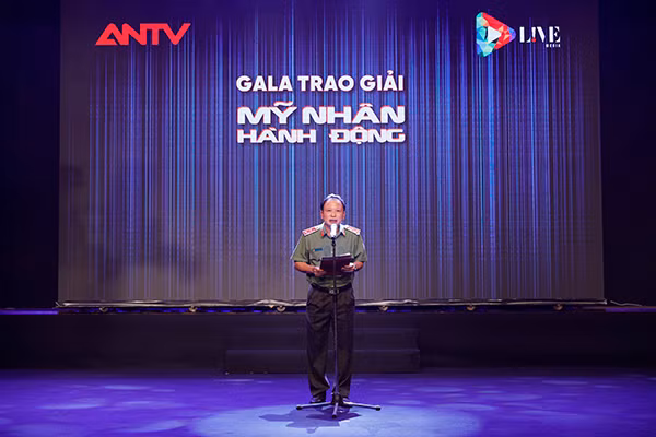 Trung tướng Mai Văn Hà, Cục trưởng Cục Truyền thông CAND phát biểu tại lễ trao giải.