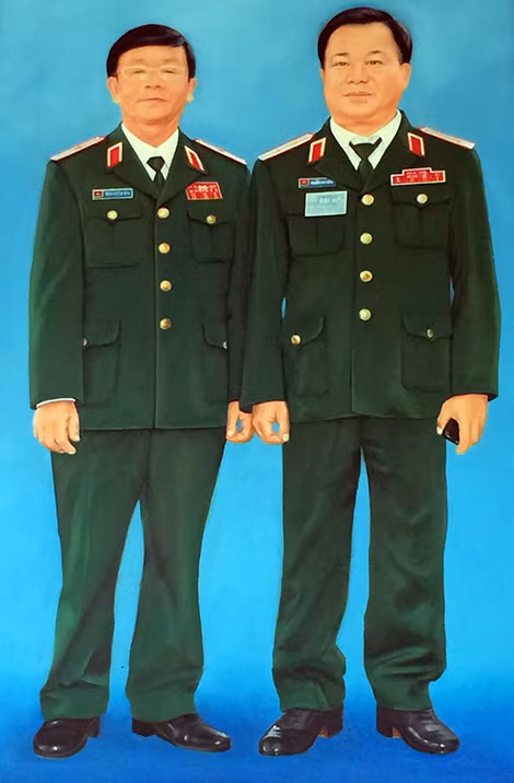 Thiếu tướng Trịnh Hoàng Lâm và Trung tướng Nguyễn Long Cáng, Tư lệnh Quân khu 5 là đồng chí thân thiết. Thiếu tướng Trịnh Hoàng Lâm và Trung tướng Nguyễn Long Cáng, Tư lệnh Quân khu 5 là đồng chí thân thiết.