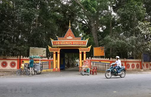 Trao tặng quà nhân dịp Tết Chôl Chnăm Thmây của đồng bào dân tộc Khmer ảnh 9