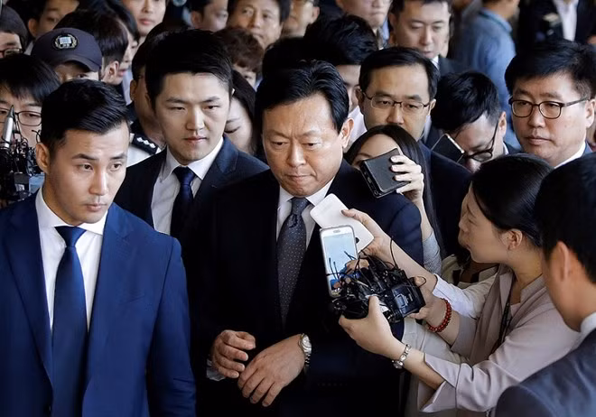 Chủ tịch tập đoàn Lotte Shin Dong Bin.