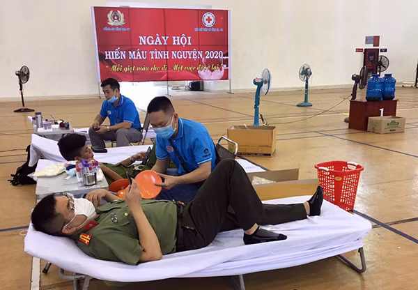 CBCS Công an Bà Rịa - Vũng Tàu hiến máu tình nguyện.