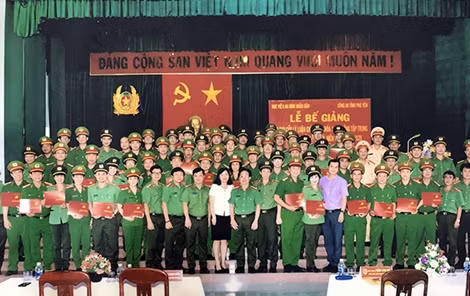 Học viện ANND trao bằng tốt nghiệp Cao cấp lý luận chính trị cho 175 học viên ảnh 2