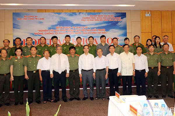 Các đại biểu tại Hội thảo.