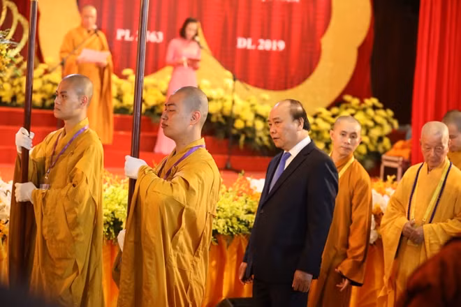 Thủ tướng Nguyễn Xuân Phúc dự nghi thức lễ Tam bảo