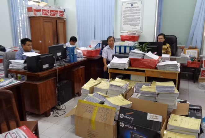 Cán bộ, công chức Bảo hiểm xã hội tỉnh Tiền Giang với áp lực công việc trong giải quyết chế độ, chính sách cho người tham gia đóng bảo hiểm