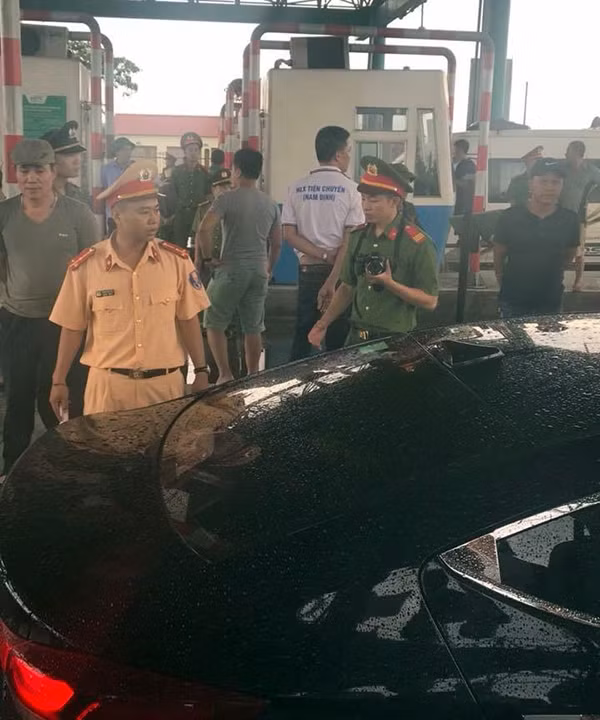 Lực lượng Công an đã được triển khai để đảm bảo an ninh, trật tự tại trạm thu phí Mỹ Lộc Lực lượng Công an đã được triển khai để đảm bảo an ninh, trật tự tại trạm thu phí Mỹ Lộc